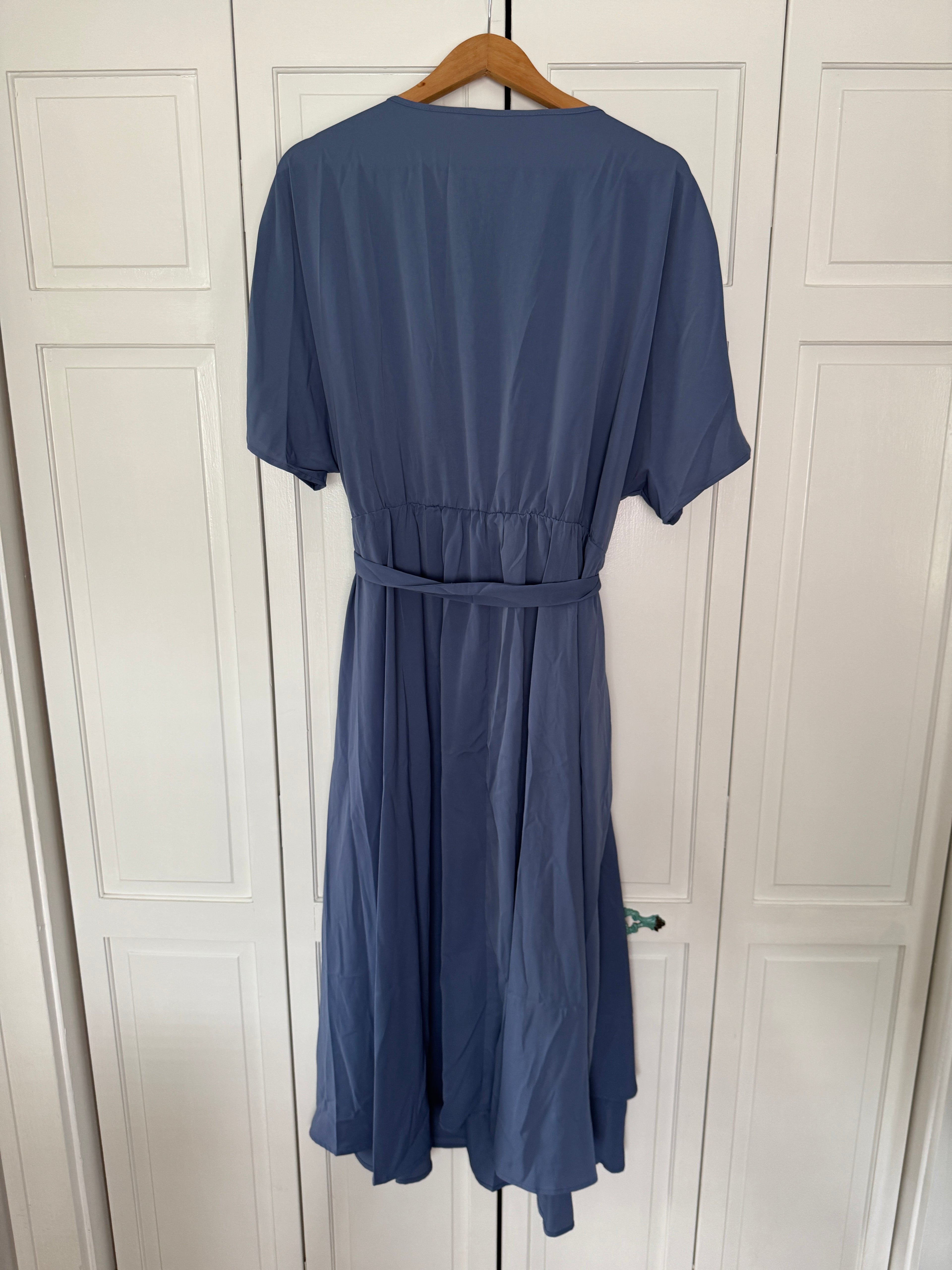 Blue Wrap Midi Dress from BloomChic NEW Size 18-20