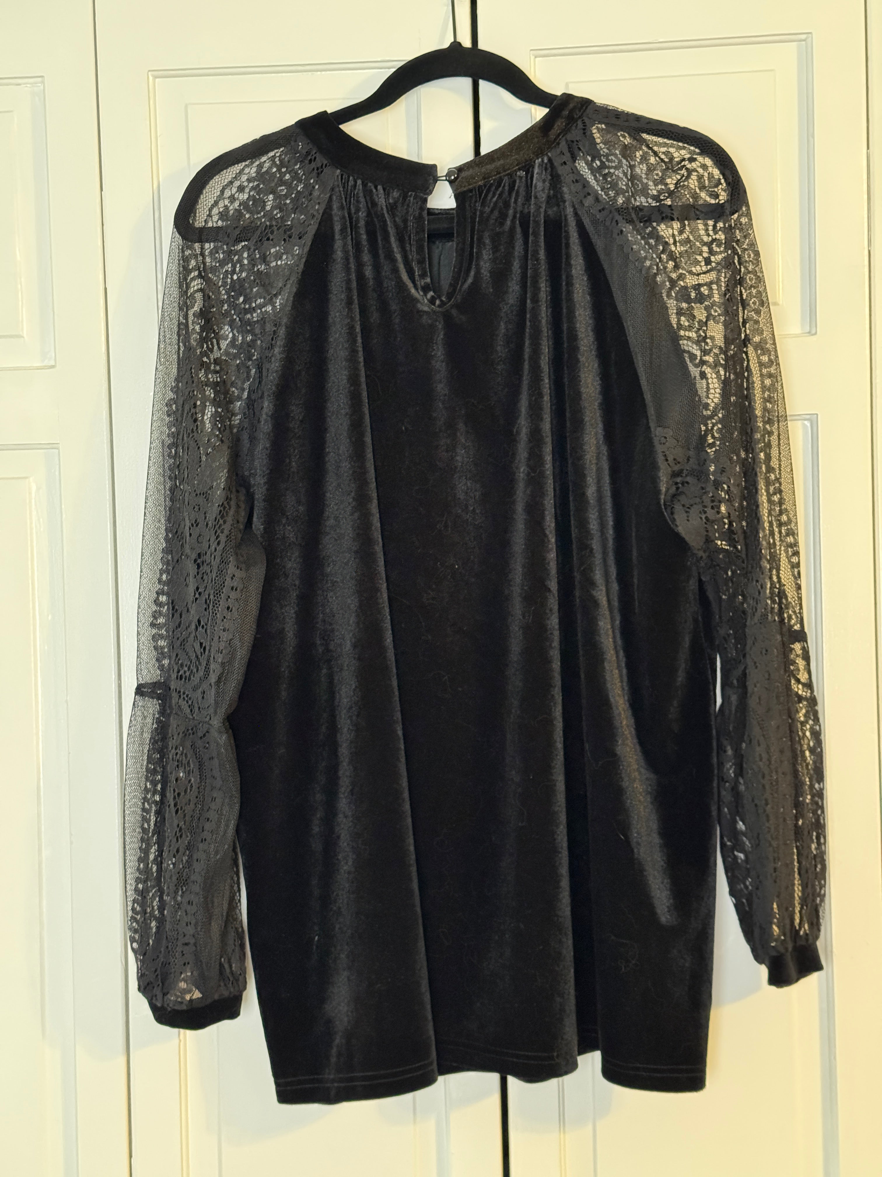 Black long sleeve blouse from Bloomchic never worn size 18-20
