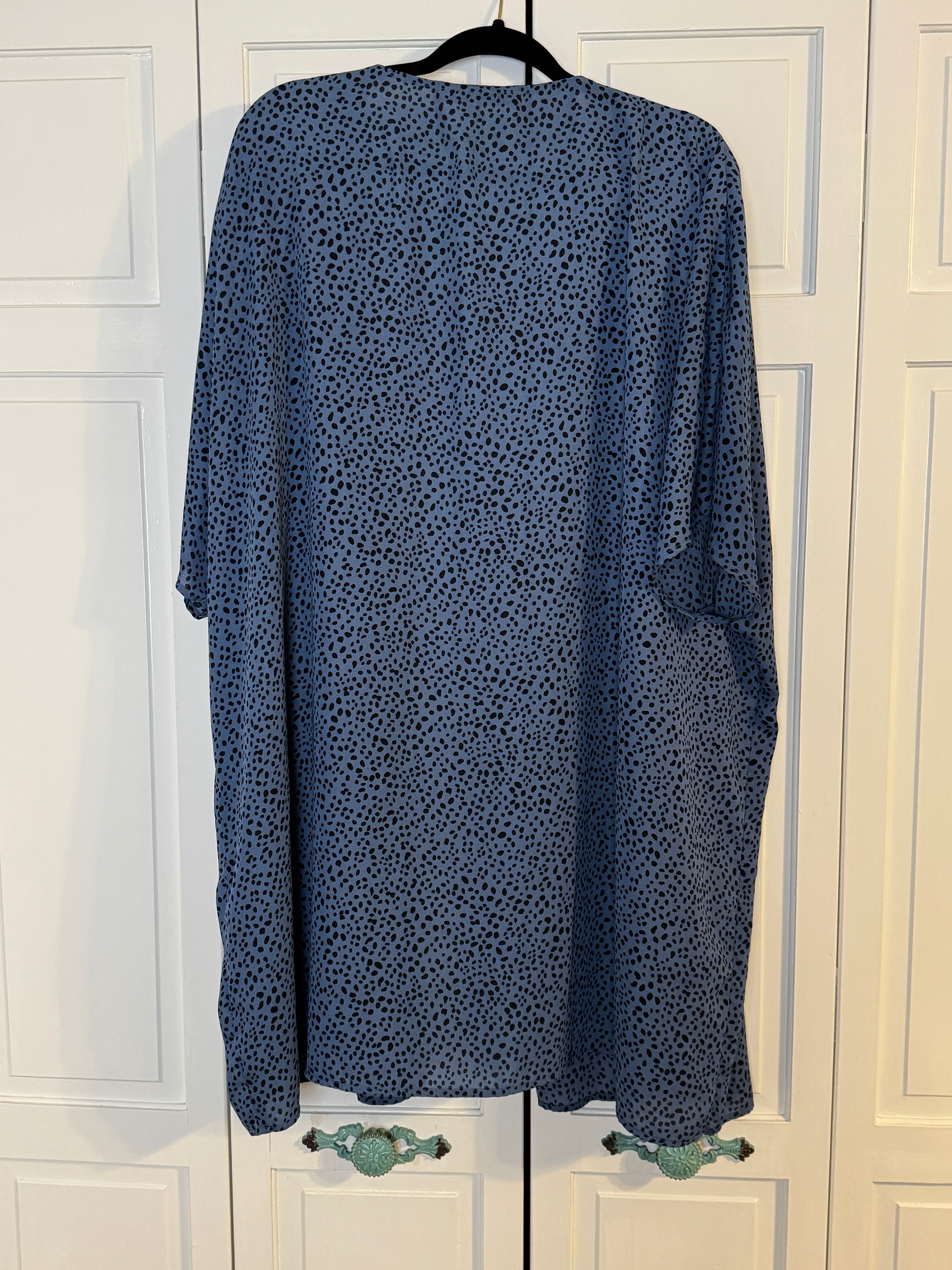 Blue and black cardigan pre-worn Size 3xl